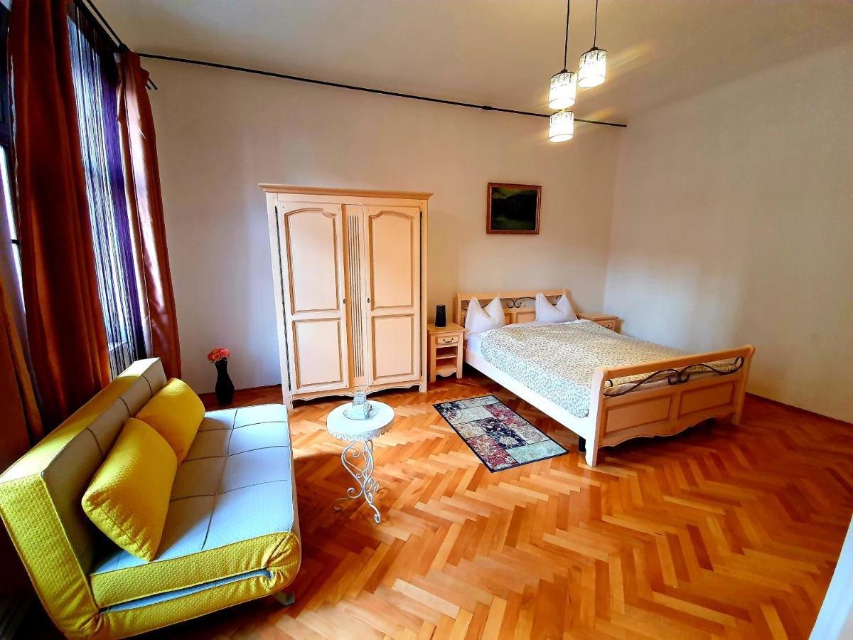 Maximus Apartments シギショアラ エクステリア 写真